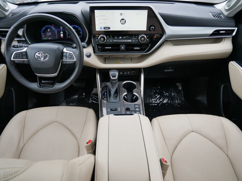 Used 2023 Toyota Highlander Platinum AWD/4WD image 14