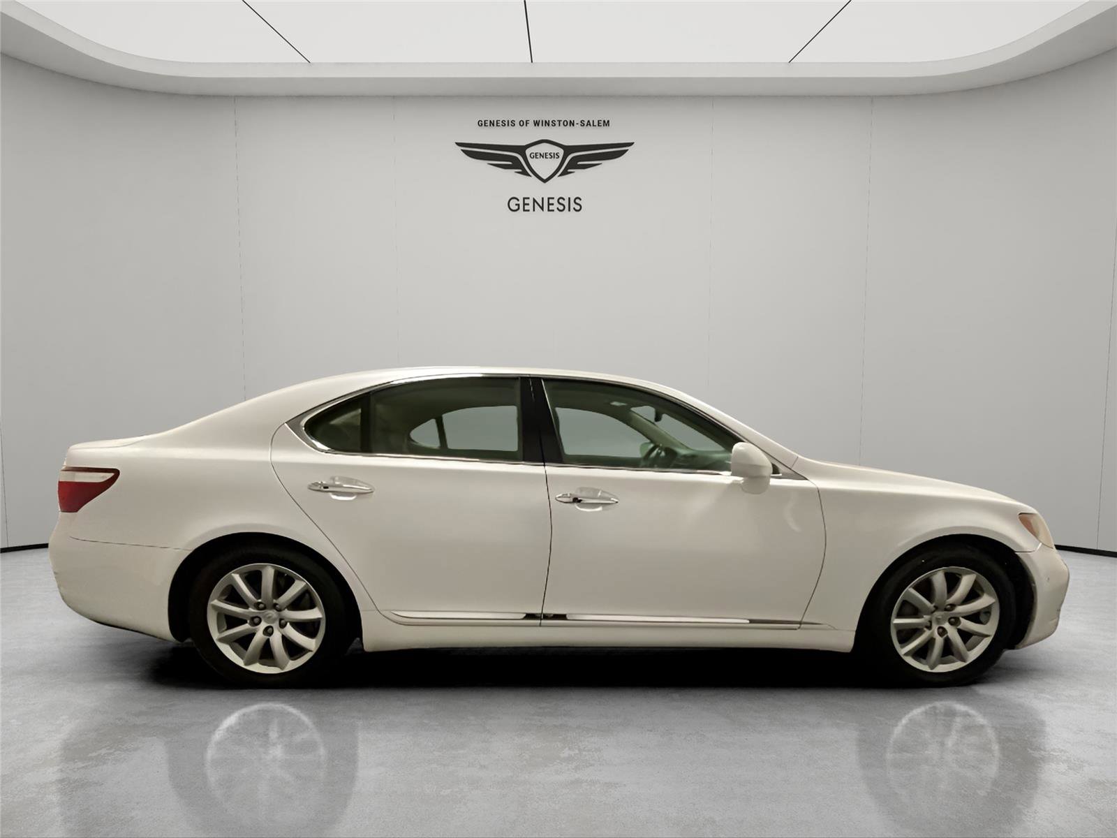 Used 2007 Lexus LS 460 RWD image 6