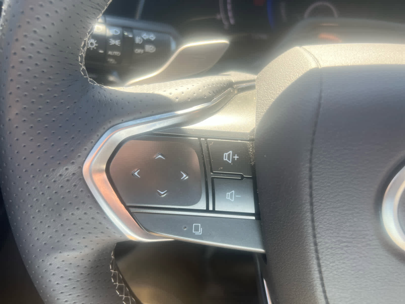 Used 2023 Lexus RX 500h F Sport w/ Accessory Package (Z1) image 17