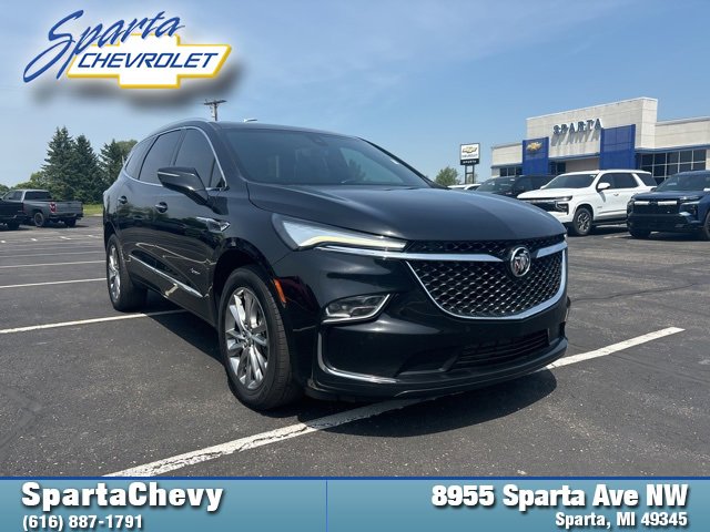 Used 2023 Buick Enclave Avenir image 1