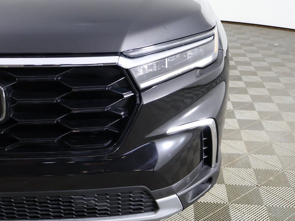 Used 2023 Honda Pilot Touring image 16