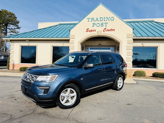 Used 2018 Ford Explorer XLT image 3
