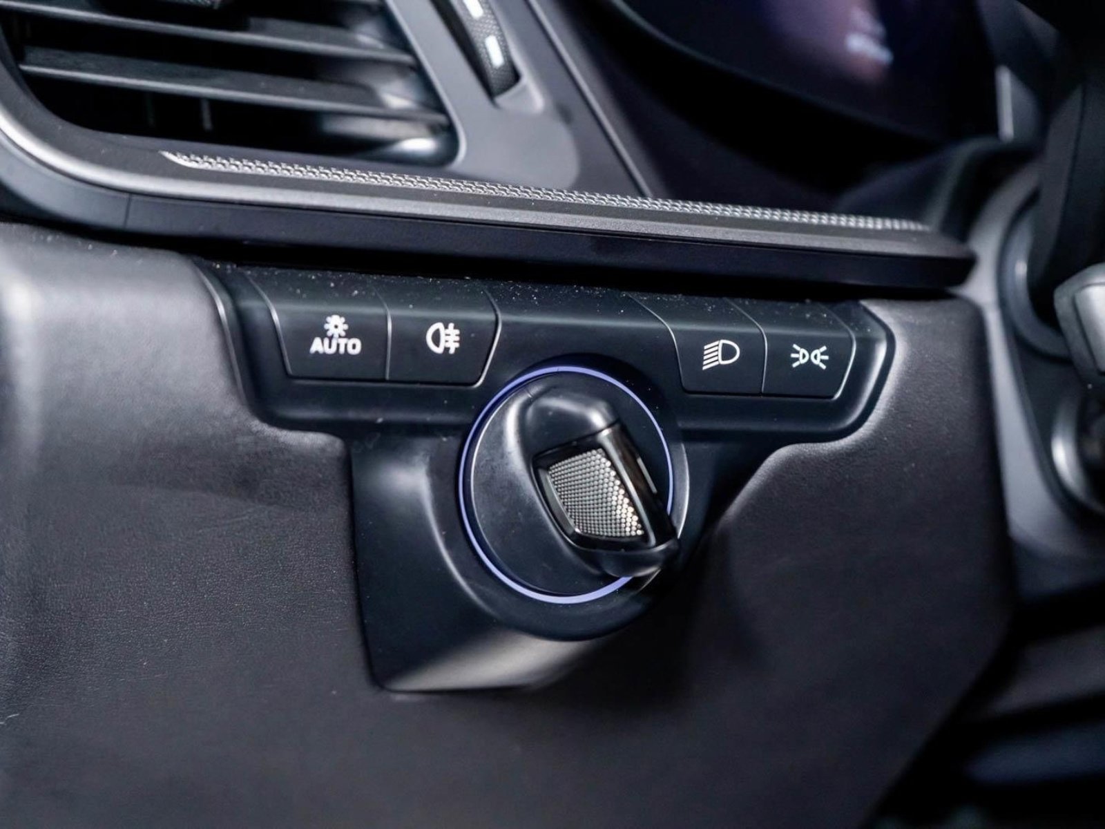 Used 2024 Porsche 911 Carrera 4S w/ Sport Package image 45