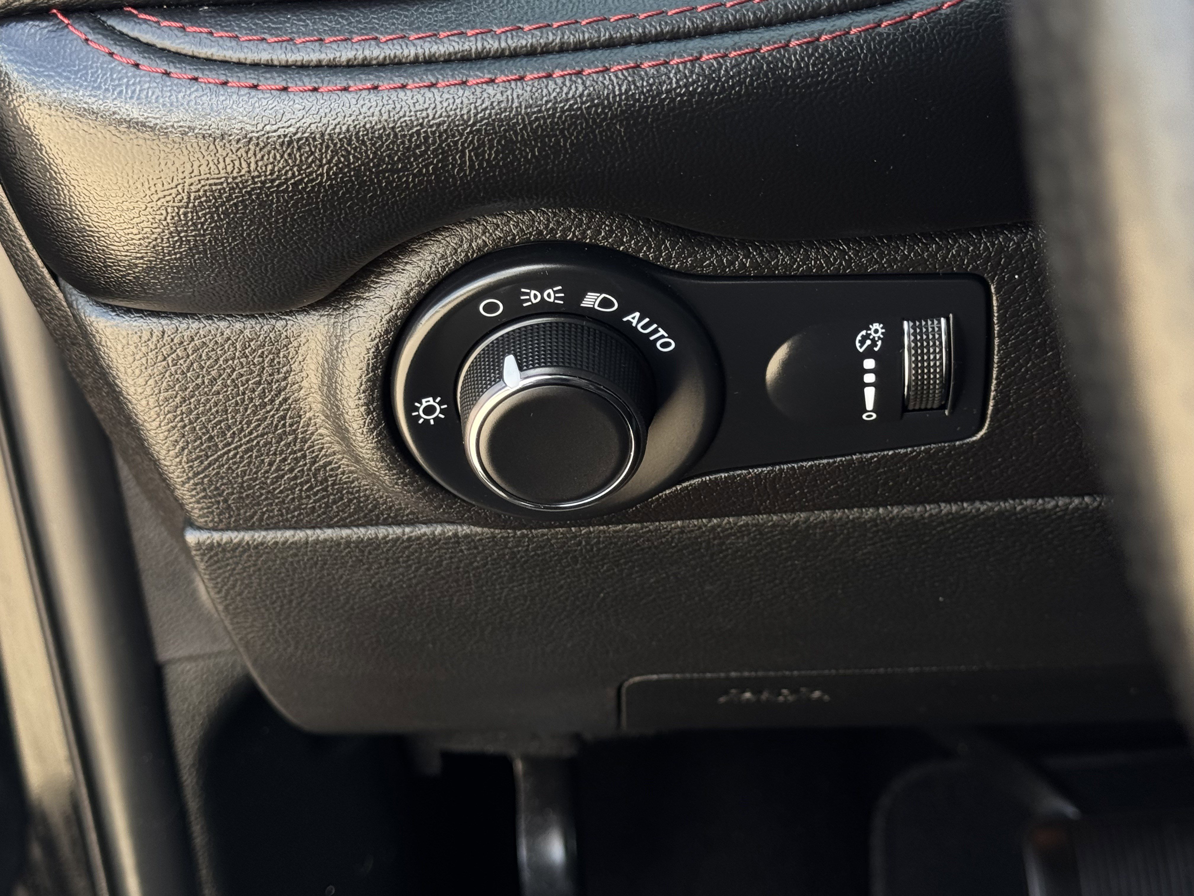 Used 2025 Dodge Durango GT image 22