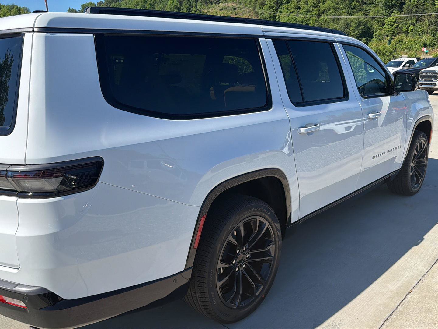 New 2026 Jeep Grand Wagoneer L Summit AWD/4WD image 3
