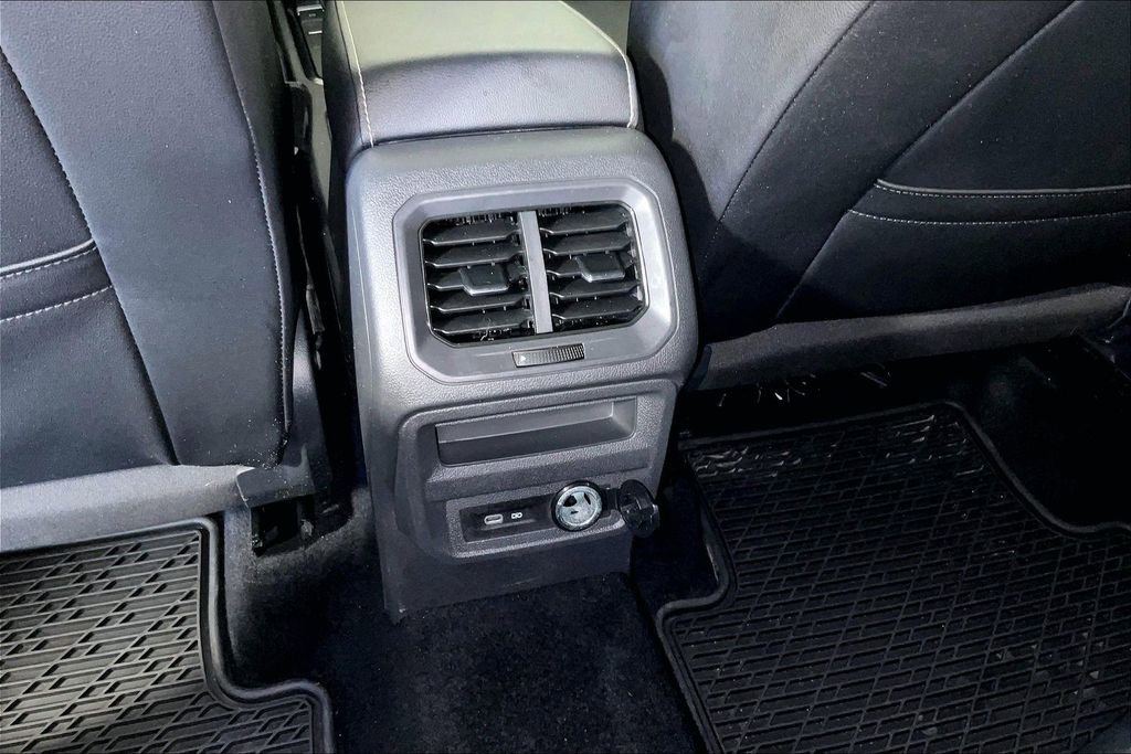 Used 2021 Volkswagen Tiguan SEL FWD image 29