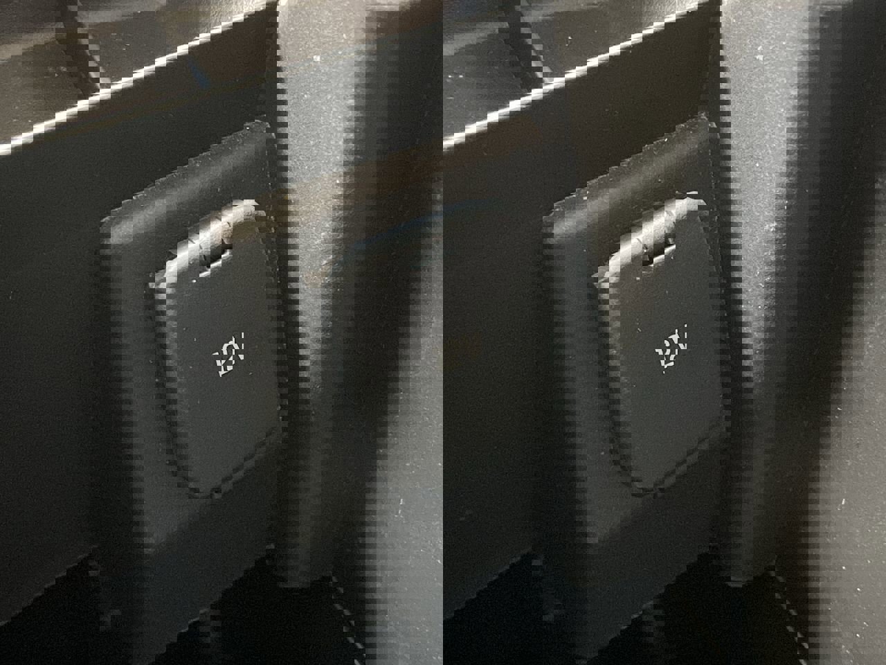 Used 2018 Ford Edge SE image 21