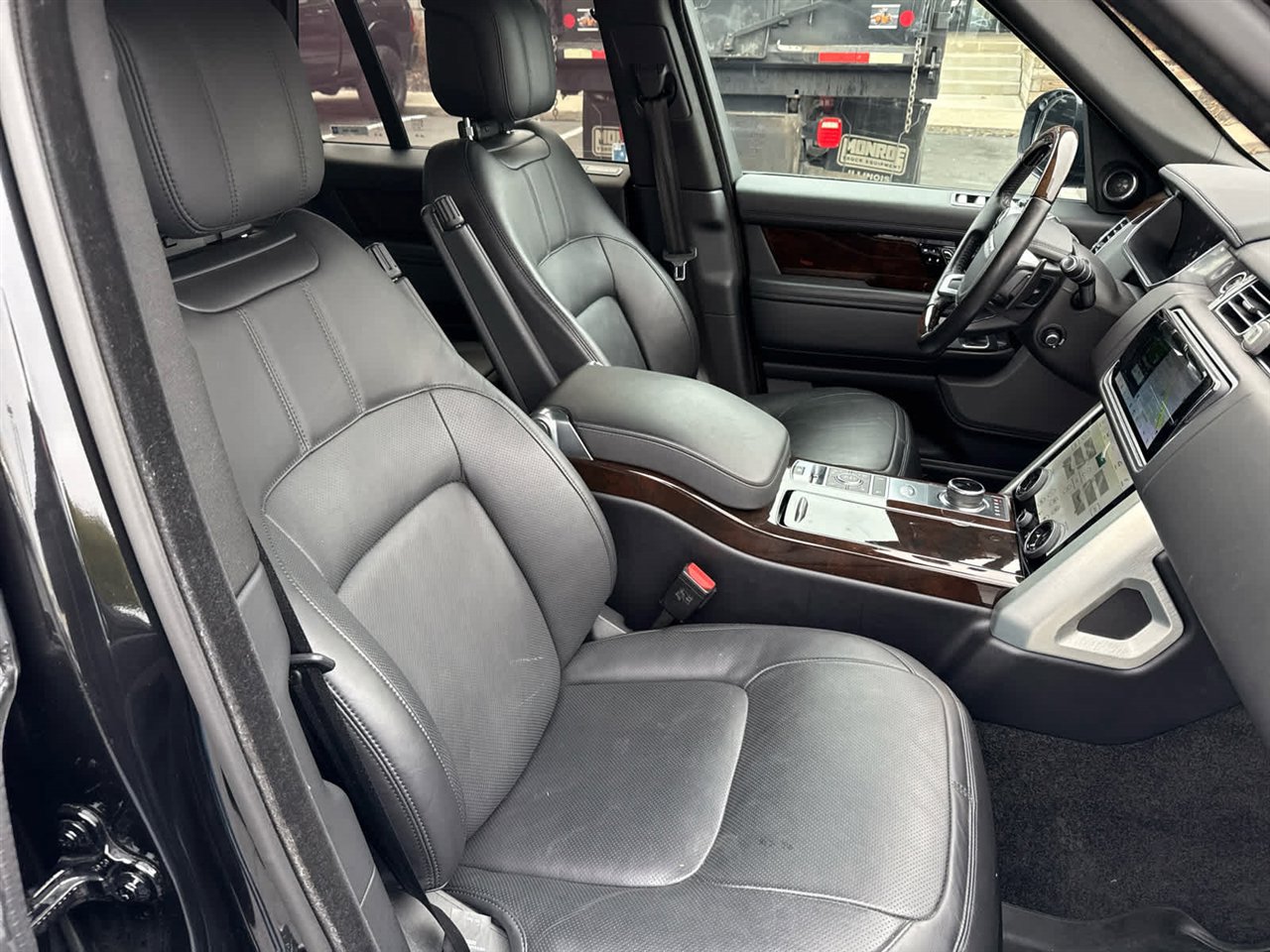 Used 2022 Land Rover Range Rover Westminster Edition image 35