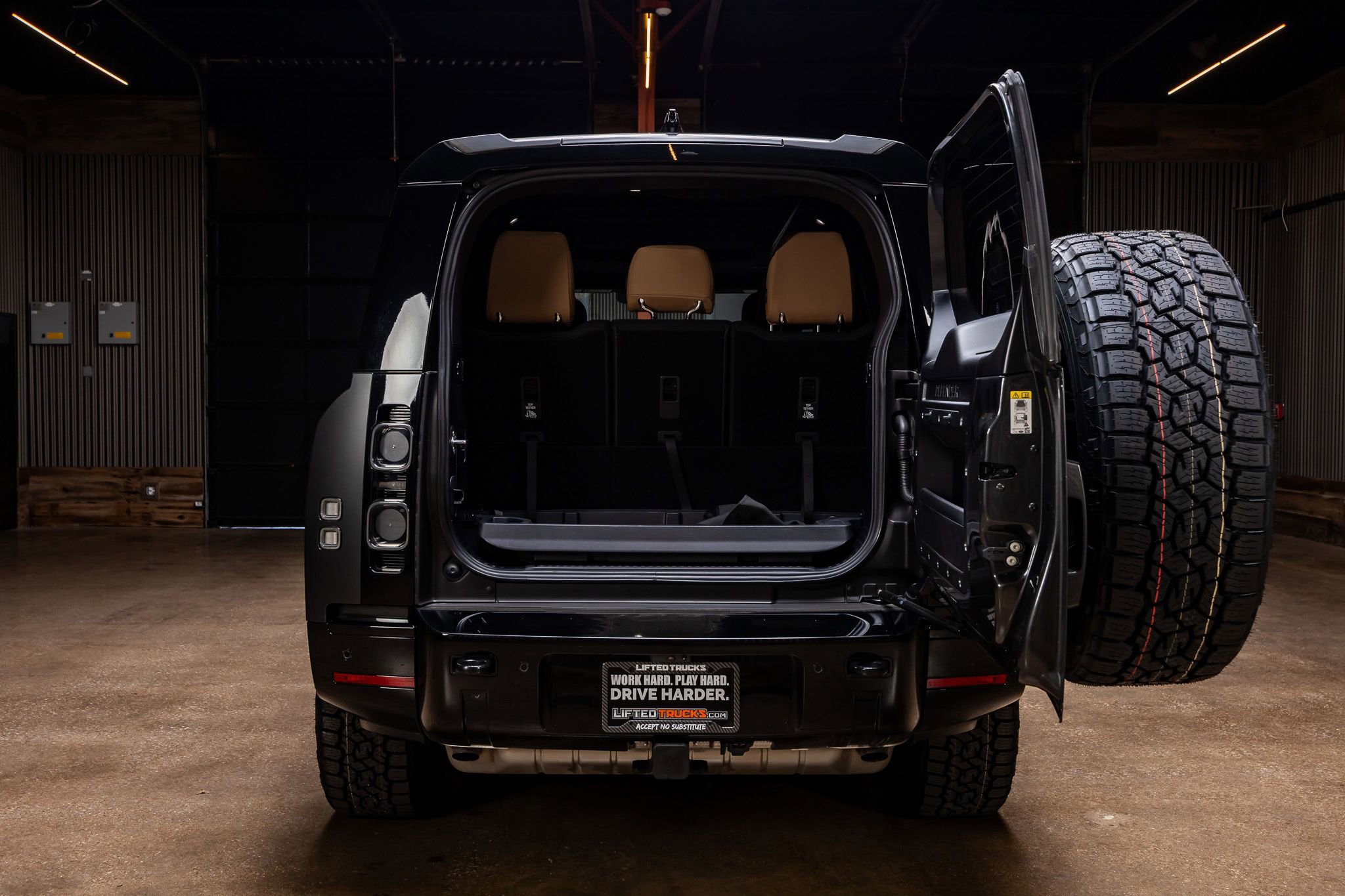 Used 2025 Land Rover Defender 130 X image 12