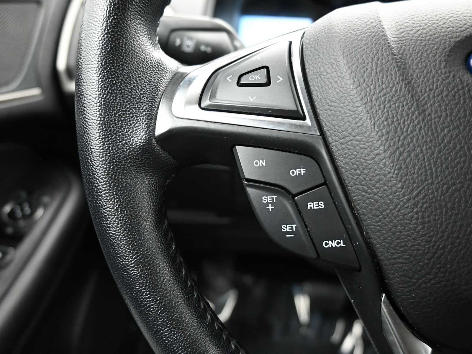 Used 2023 Ford Edge SEL AWD/4WD image 11