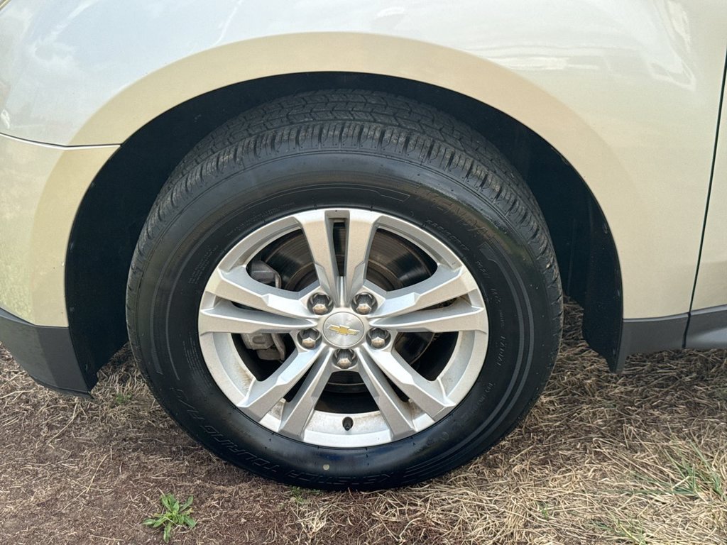 Used 2013 Chevrolet Equinox LT w/ Driver Convenience Package FWD image 2