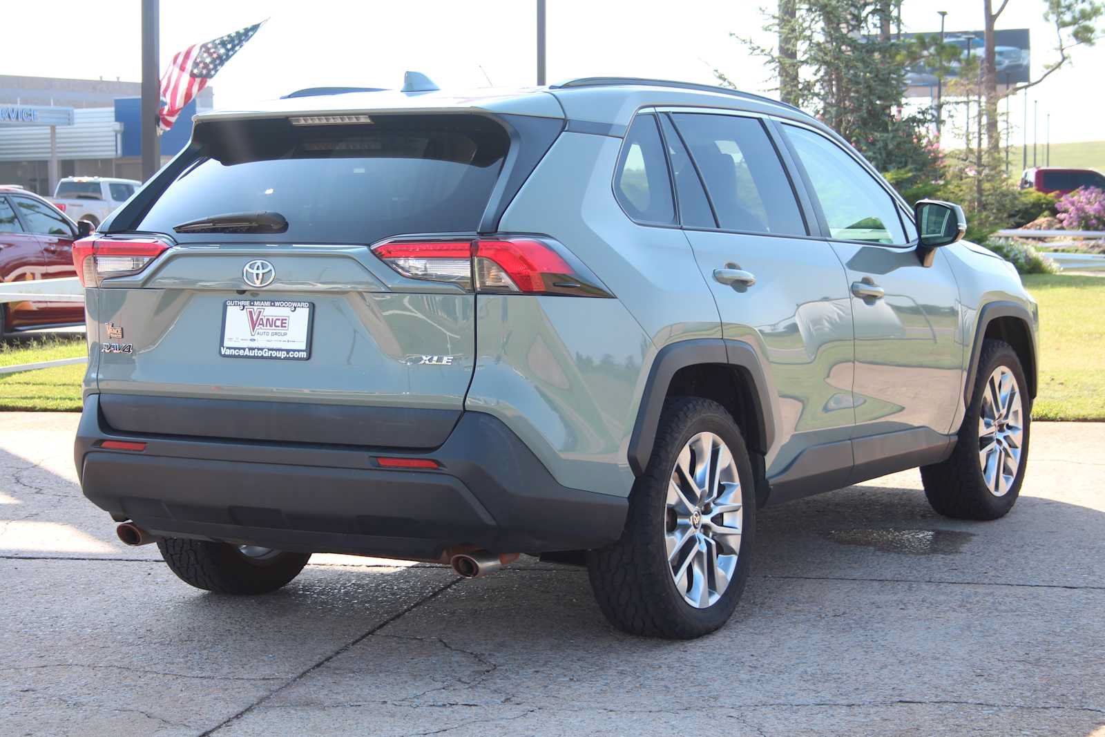 Used 2021 Toyota RAV4 XLE Premium FWD image 13