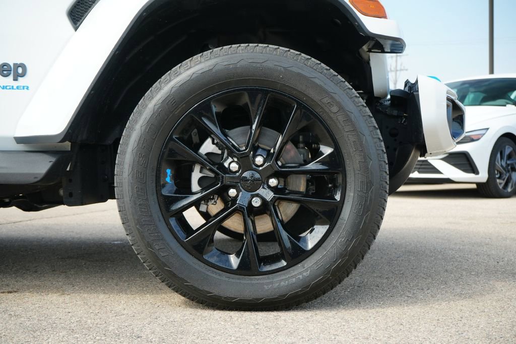 Used 2023 Jeep Wrangler Unlimited Sahara image 10