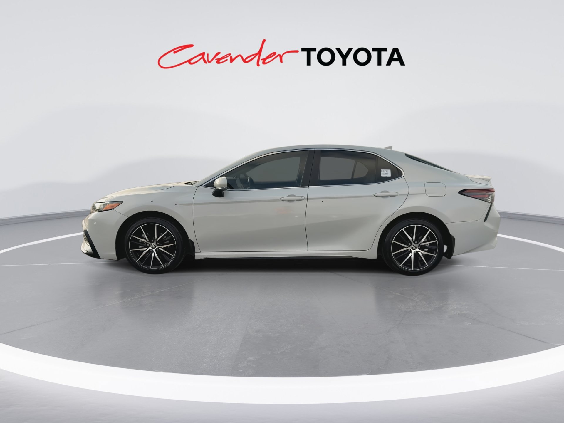 Certified 2024 Toyota Camry SE FWD image 5