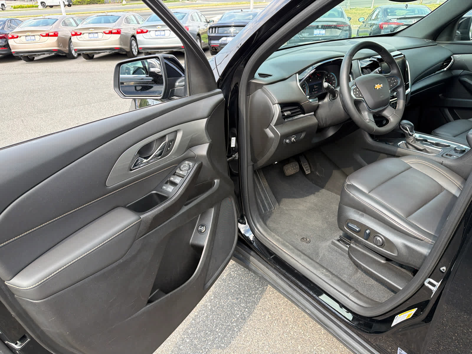 Certified 2024 Chevrolet Traverse LT w/ LPO, Floor Liner Package AWD/4WD image 7