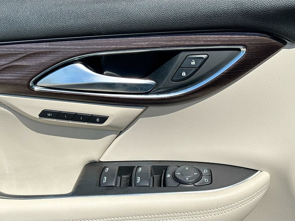Used 2021 Buick Envision Avenir FWD image 21