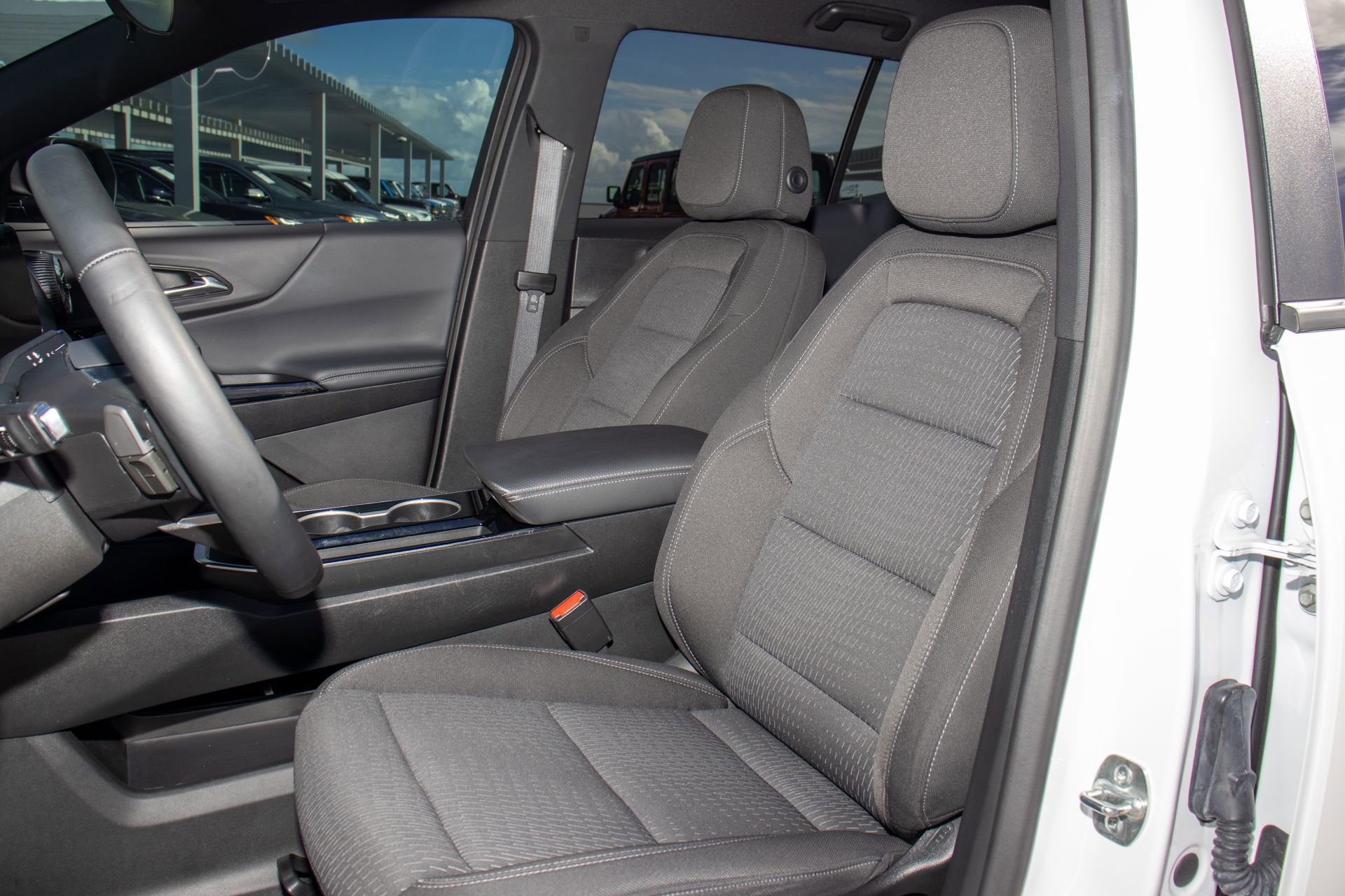 Used 2025 Chevrolet Equinox LT image 15