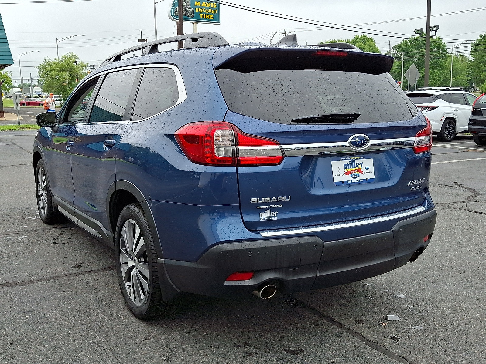 Used 2022 Subaru Ascent Limited w/ Technology Package AWD/4WD image 5