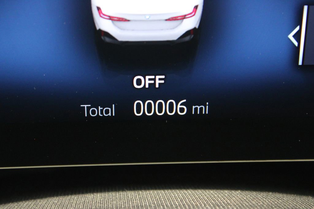 New 2026 BMW 550e xDrive AWD/4WD image 3