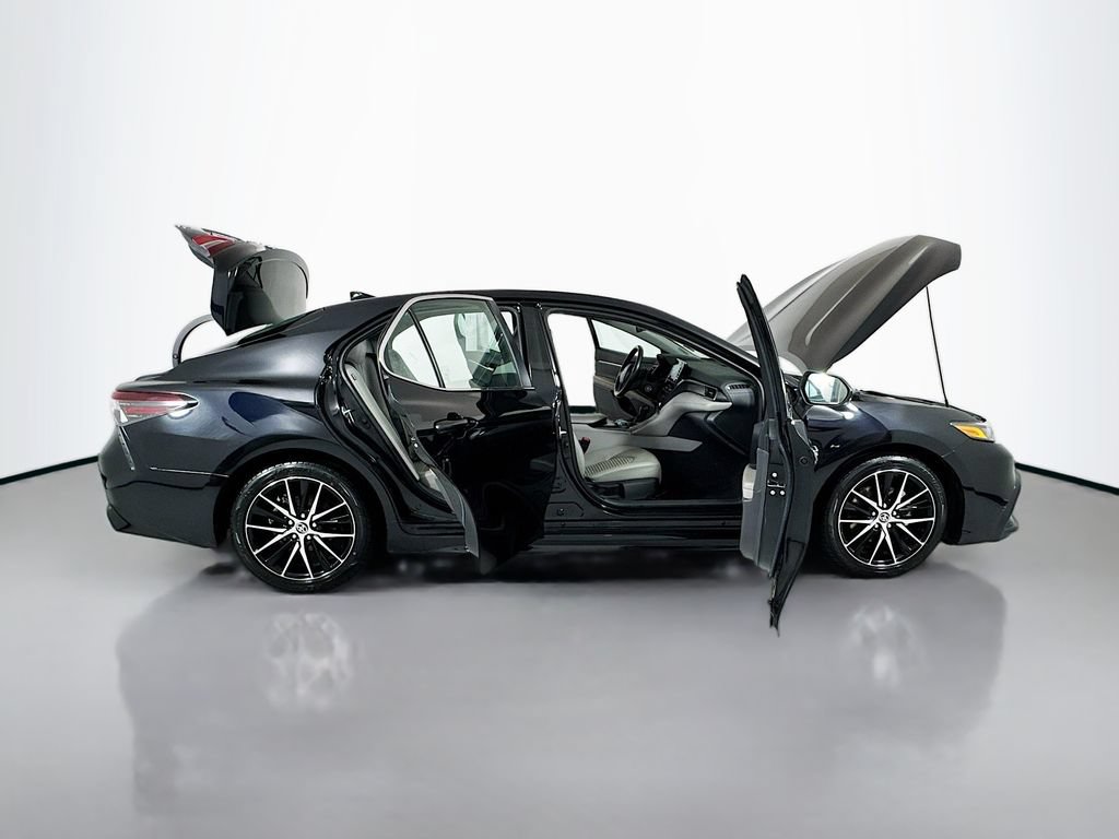 Used 2023 Toyota Camry SE AWD/4WD image 19
