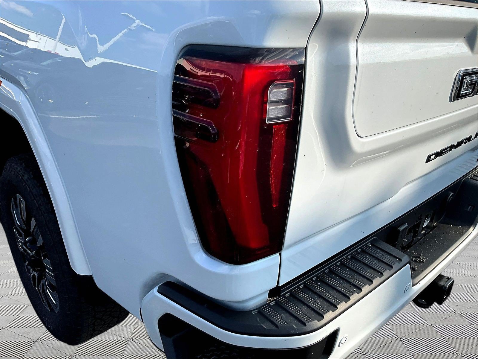 New 2026 GMC Sierra 3500 Denali w/ Denali Reserve Package AWD/4WD image 15