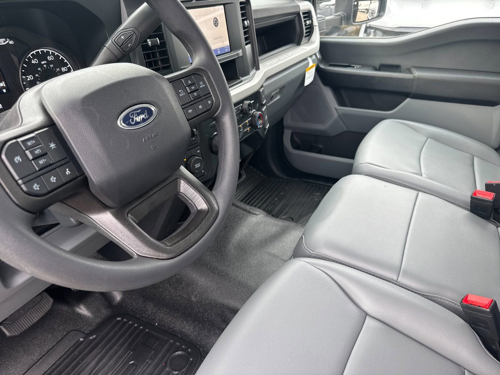 New 2024 Ford F550 4x4 Regular Cab Super Duty image 9