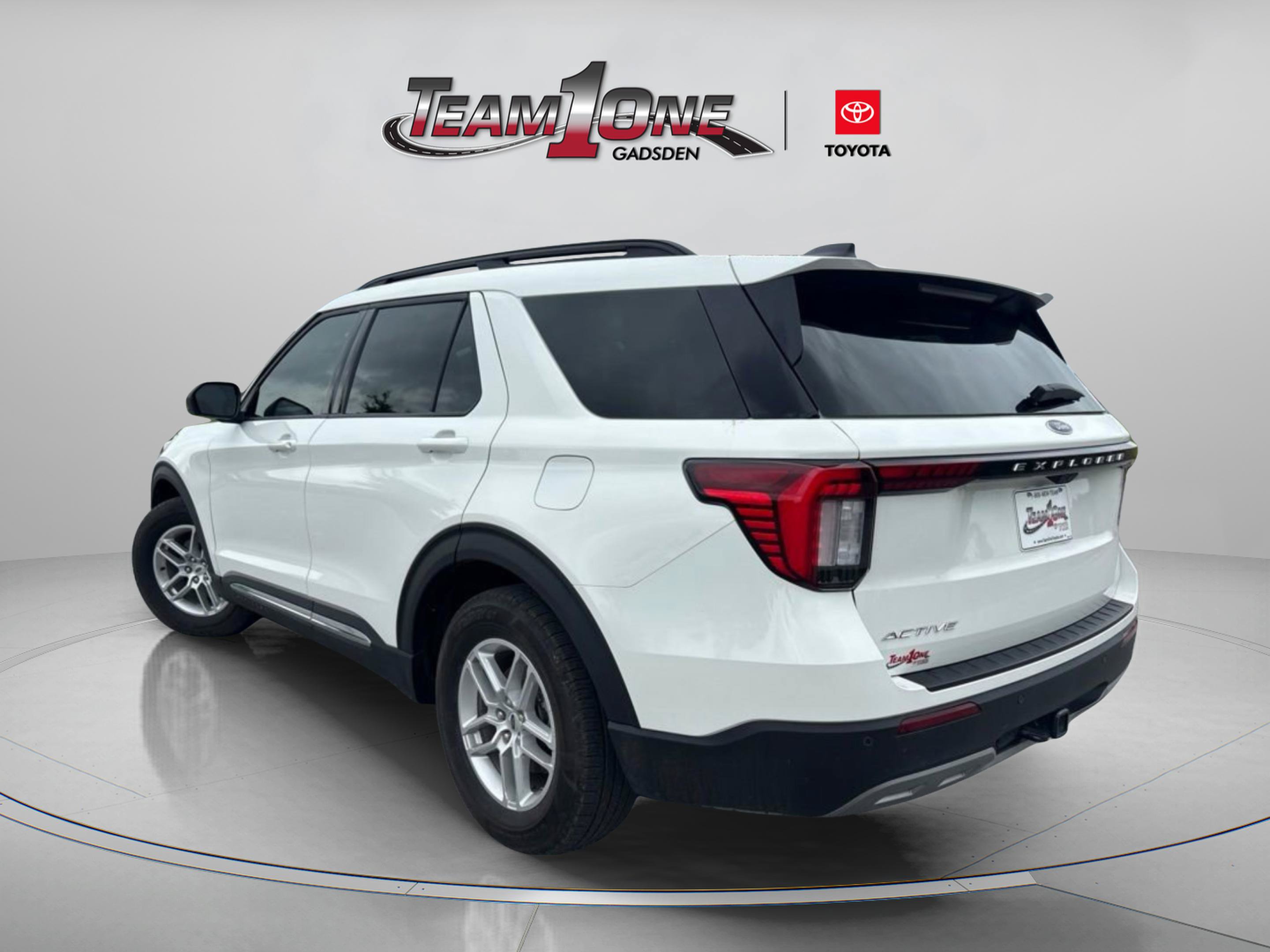 Used 2025 Ford Explorer Active w/ Active Comfort Package RWD image 6