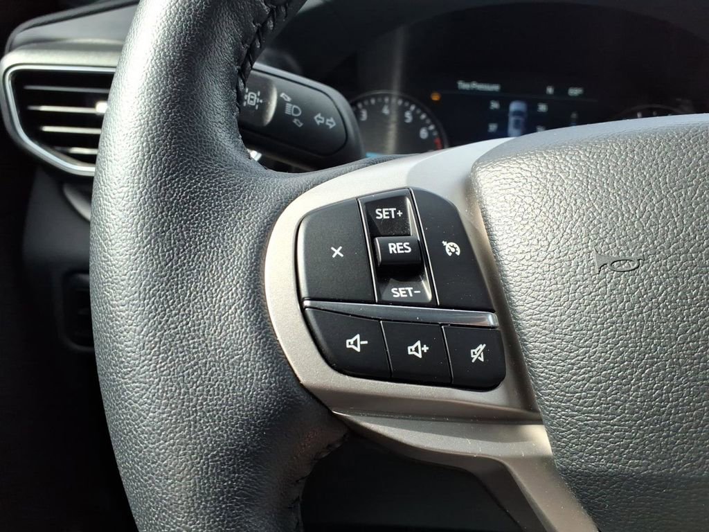 Used 2023 Ford Explorer XLT w/ Equipment Group 202A image 17