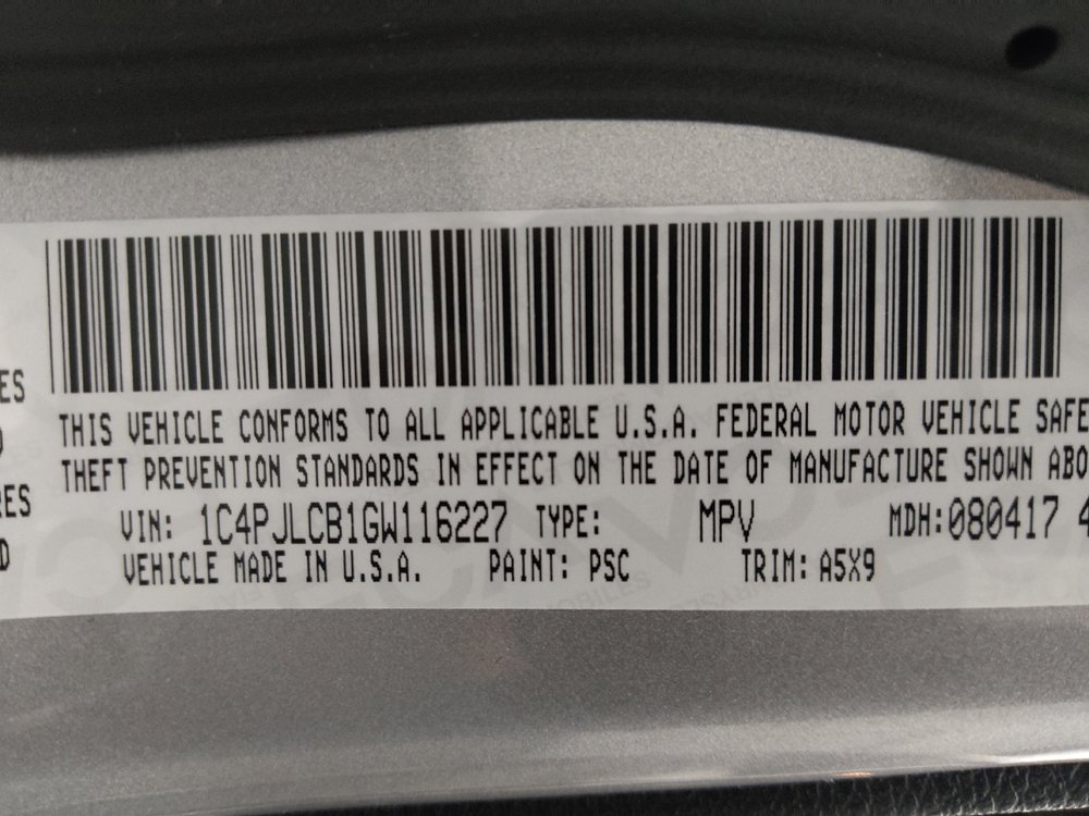 Used 2016 Jeep Cherokee Latitude FWD image 33
