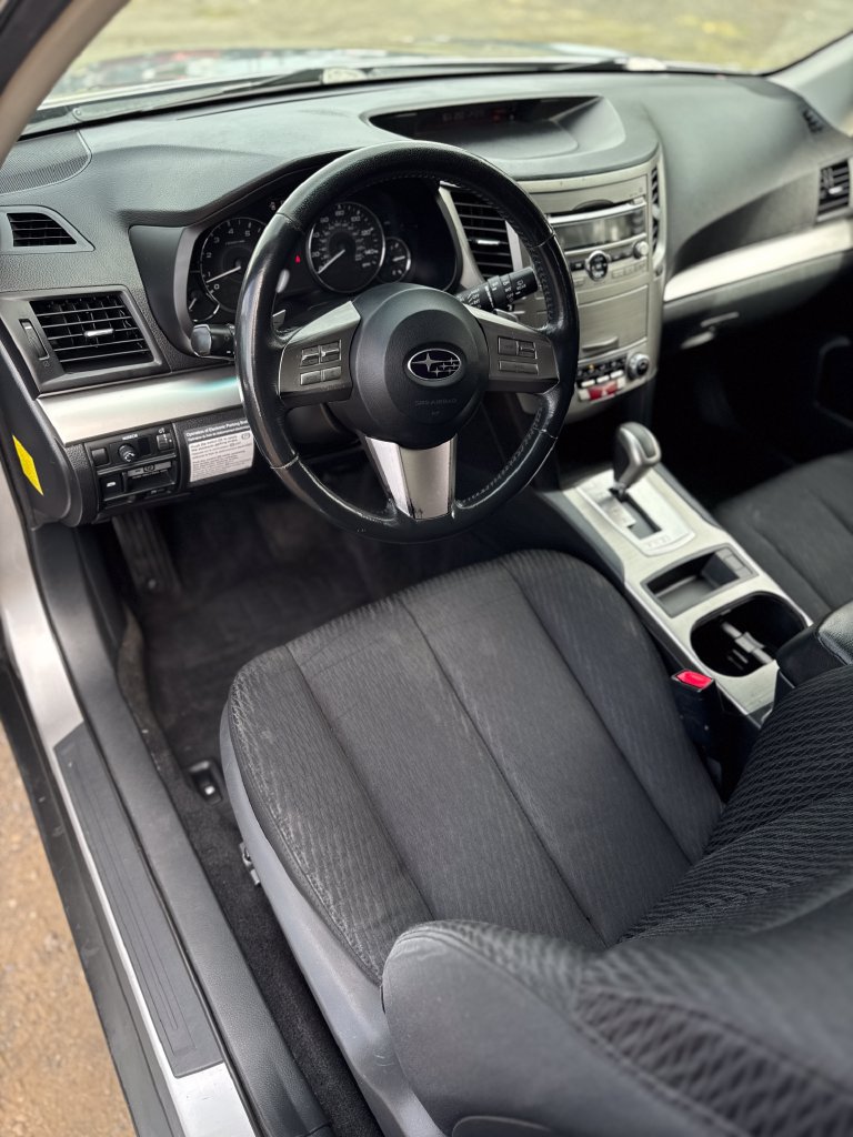 Used 2011 Subaru Outback 2.5i Premium AWD/4WD image 26