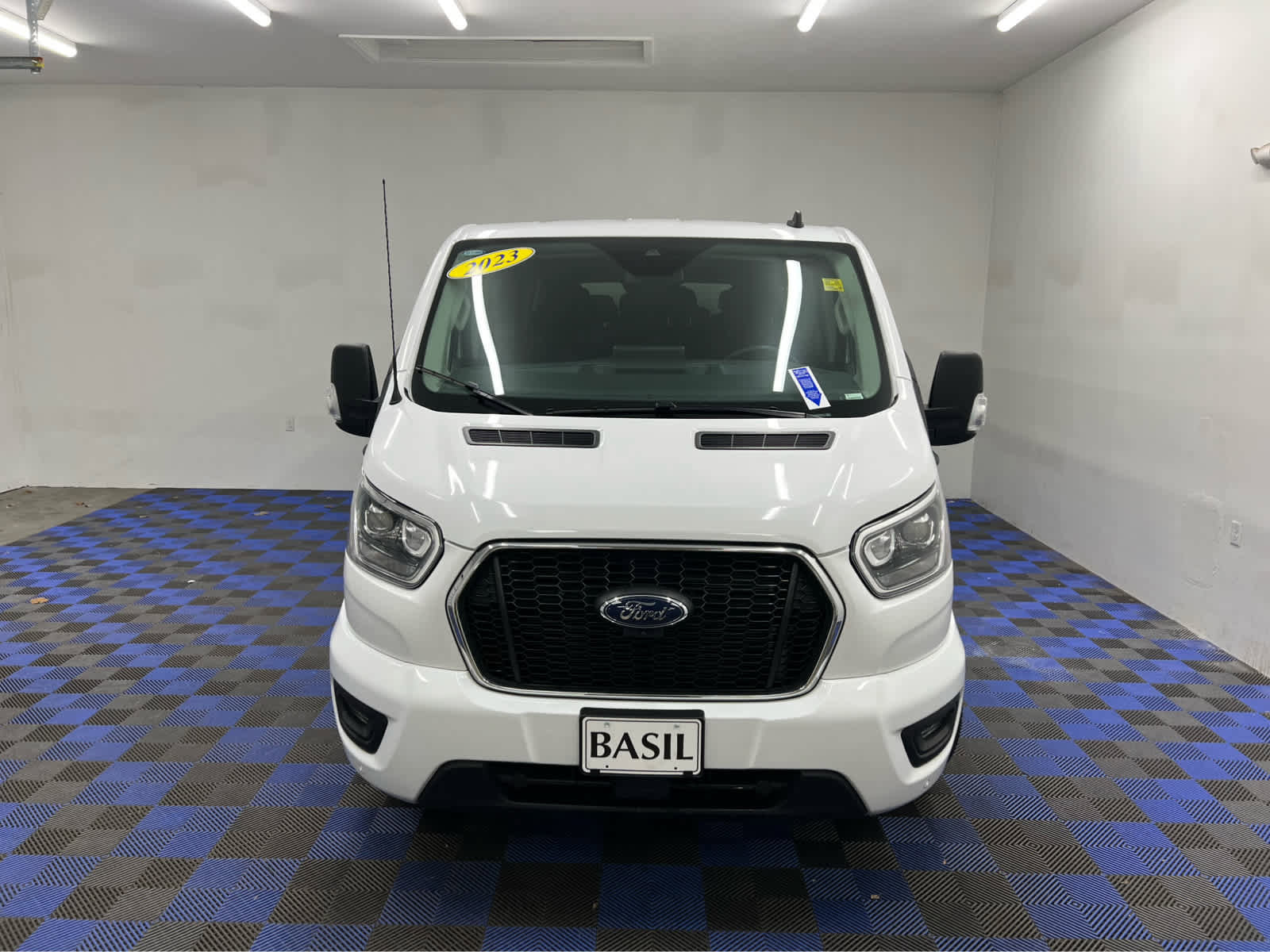 Used 2023 Ford Transit 350 XLT image 7