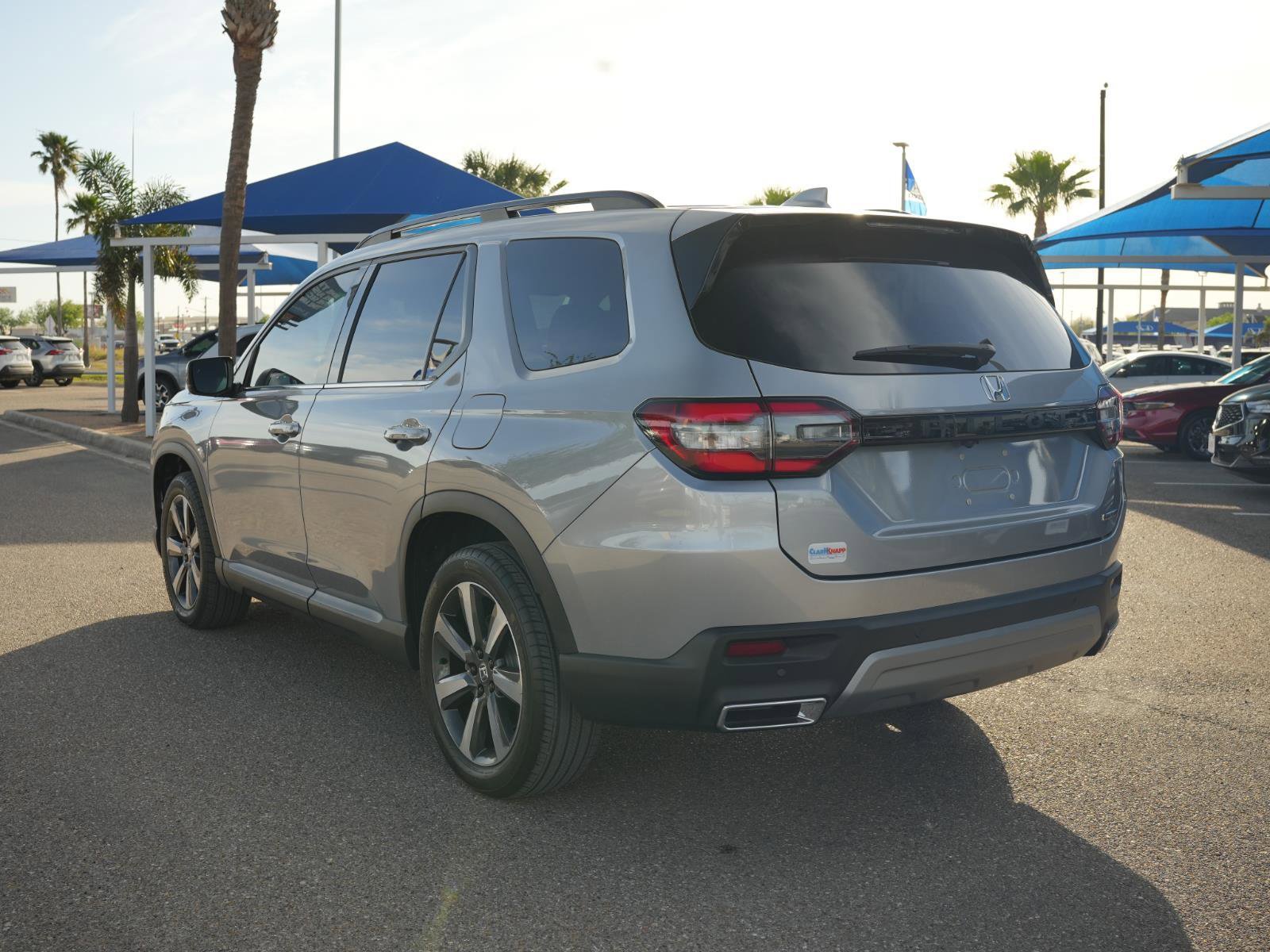Used 2023 Honda Pilot Touring image 8