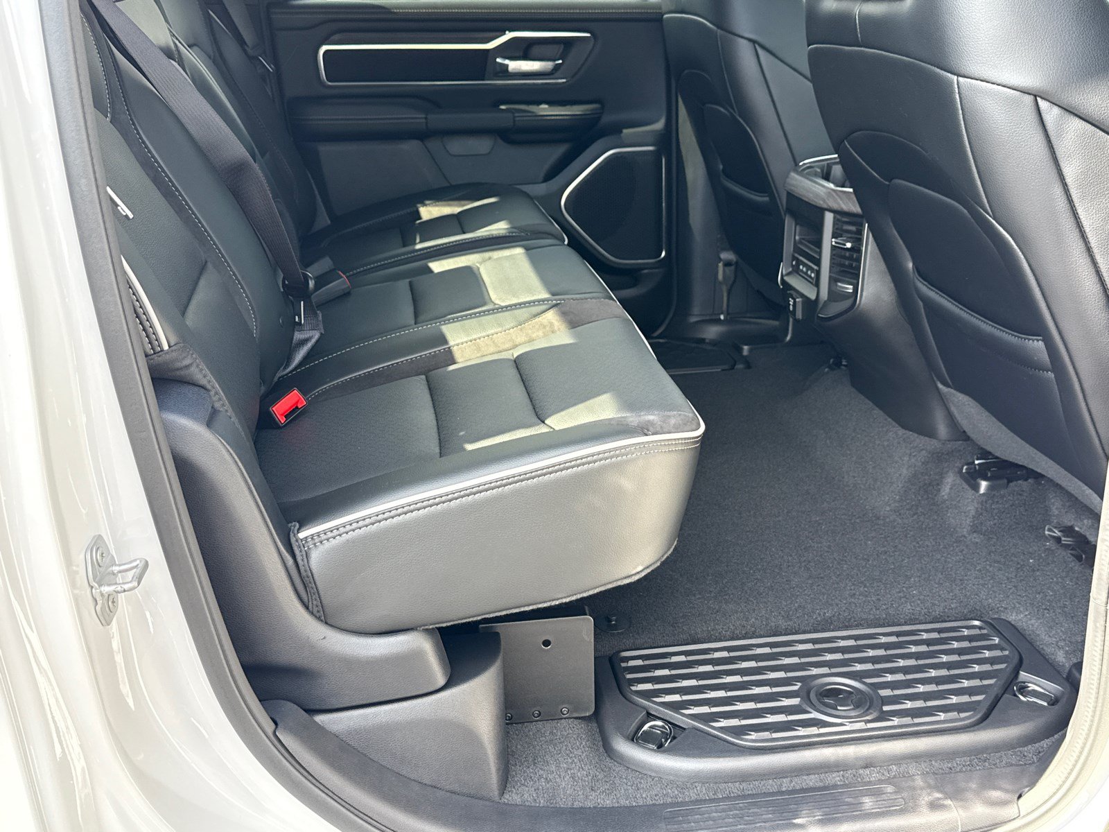 New 2027 RAM 1500 Laramie w/ Night Edition AWD/4WD image 15