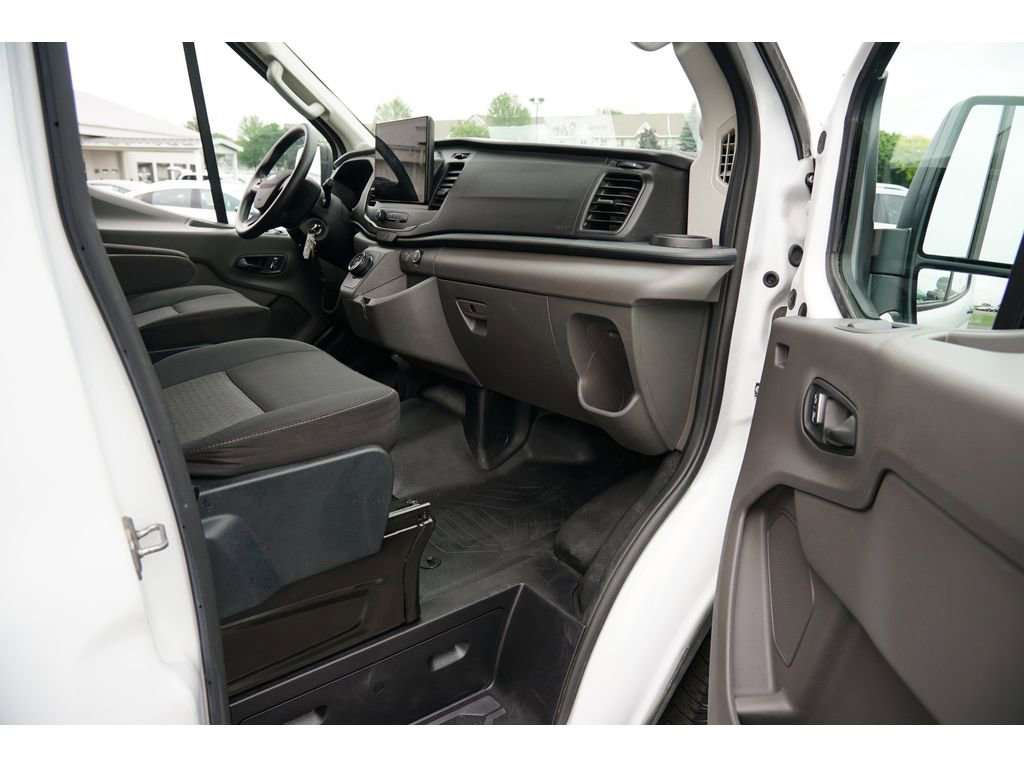 Used 2022 Ford E-Transit Medium Roof w/ Interior Upgrade Package image 21