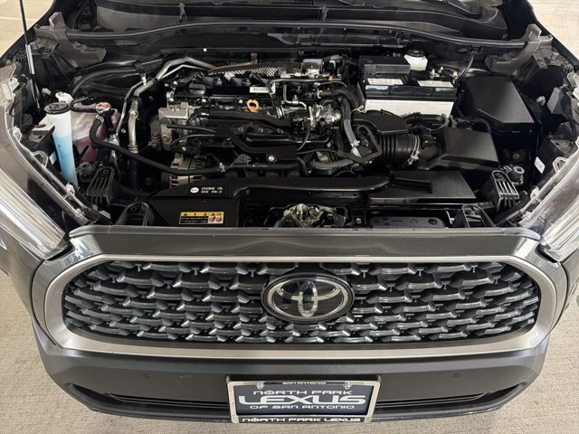 Used 2024 Toyota Corolla Cross XLE FWD image 24