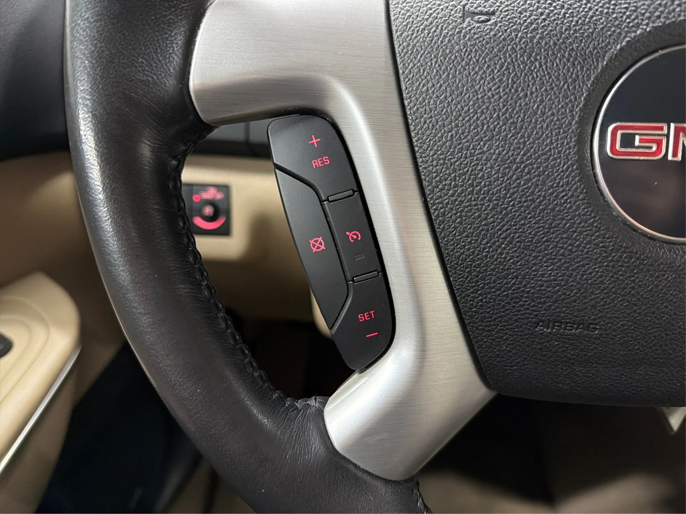Used 2011 GMC Acadia SLT FWD image 22