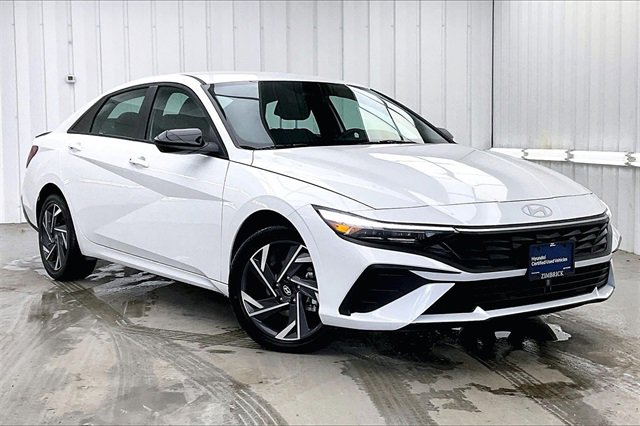 Used 2025 Hyundai Elantra SEL image 1