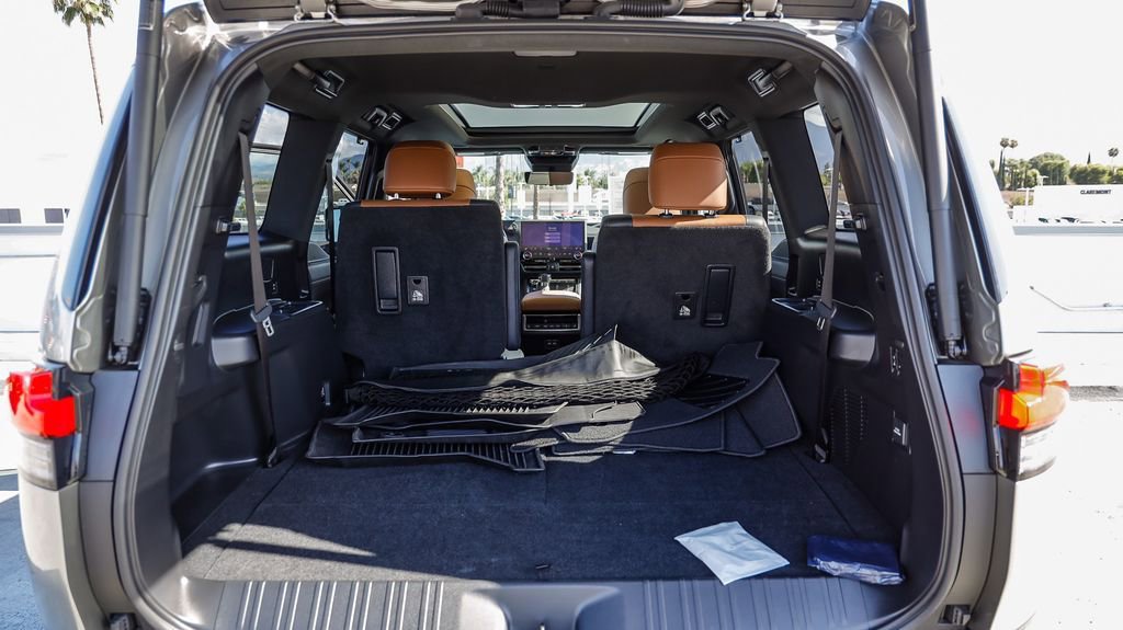 Used 2025 Lexus GX 550 w/ Cold Area Package AWD/4WD image 32