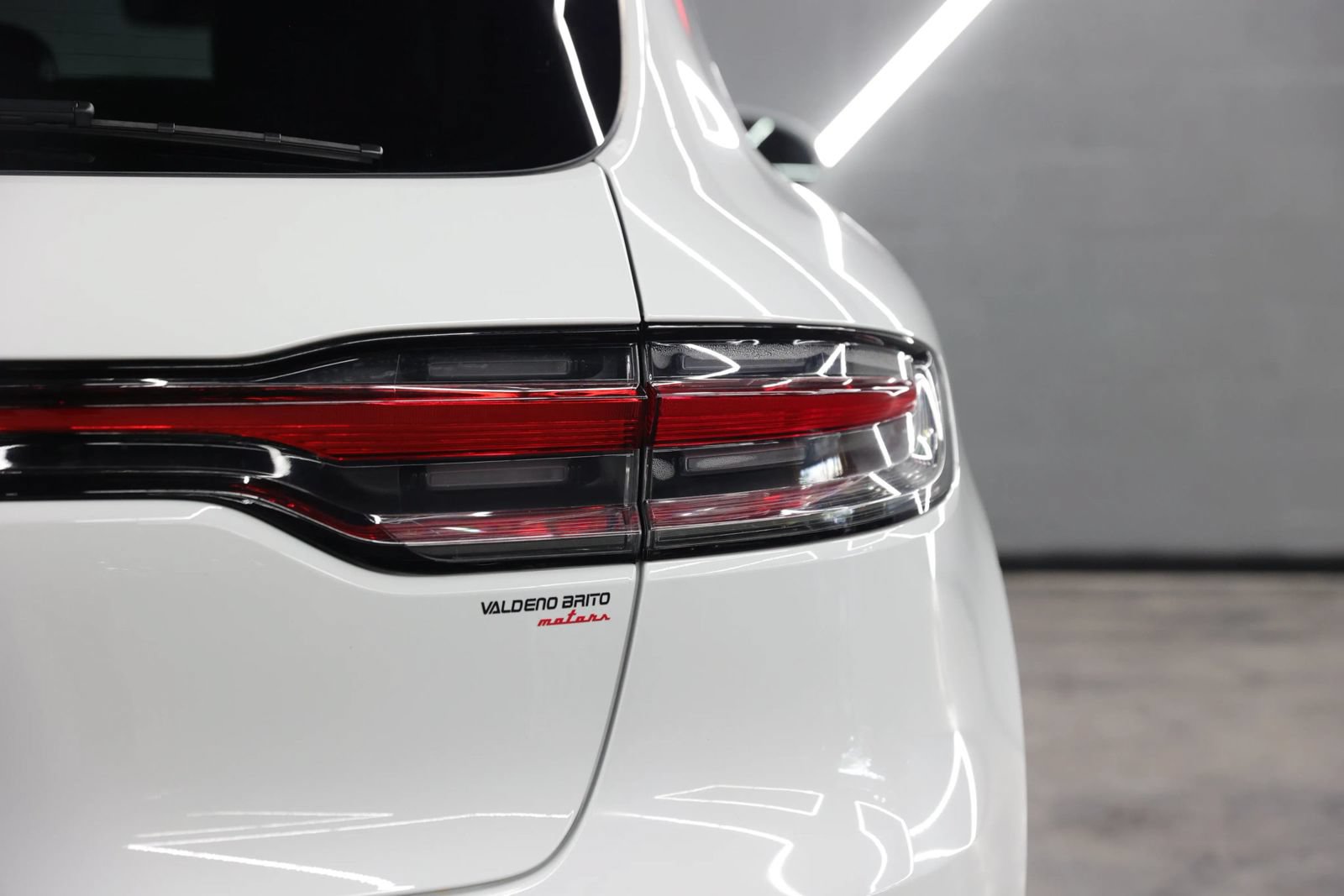 Used 2020 Porsche Macan Turbo AWD/4WD image 22