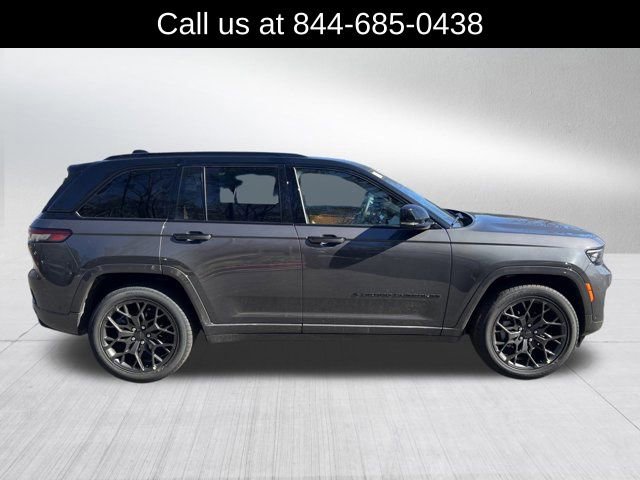 New 2025 Jeep Grand Cherokee Summit image 4