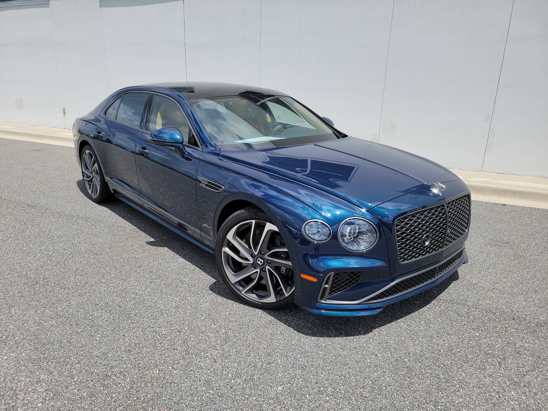 Used 2025 Bentley Flying Spur Plug-In Hybrid