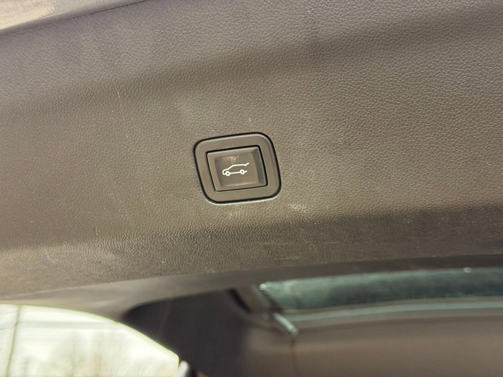 Used 2021 Chevrolet Tahoe LT w/ LT Signature Package image 28