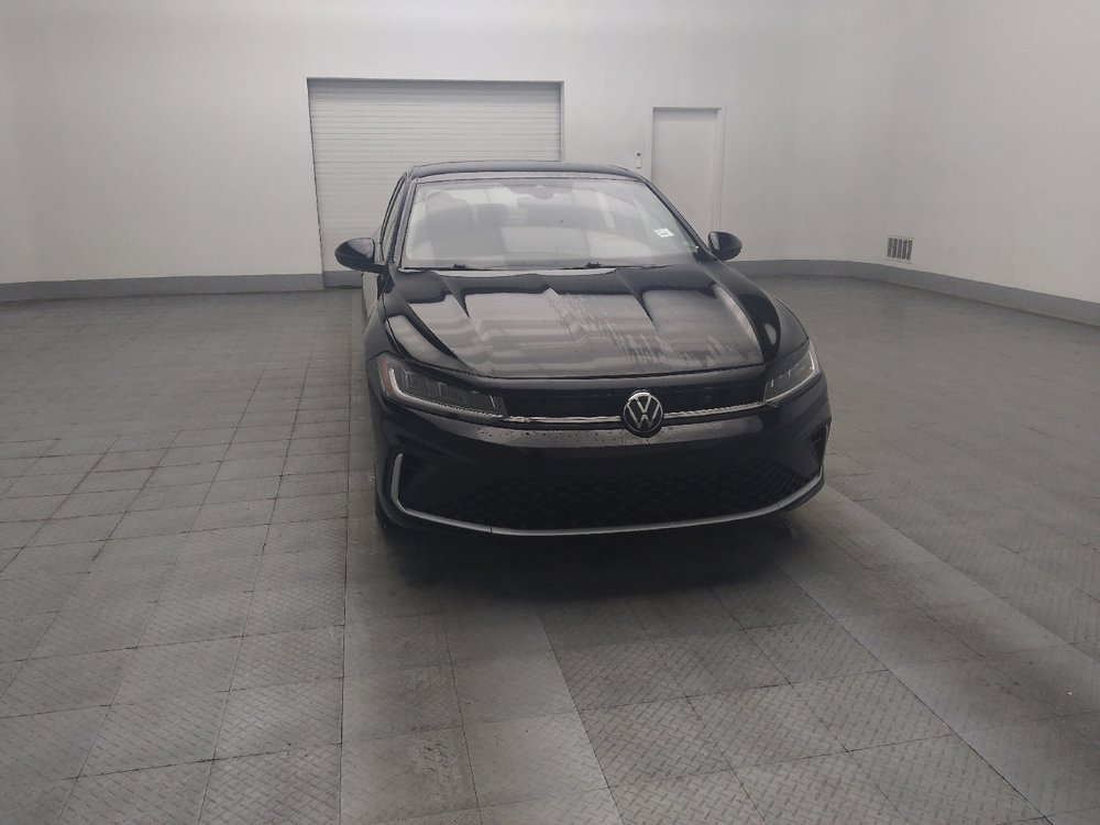 Used 2025 Volkswagen Jetta SE FWD image 14