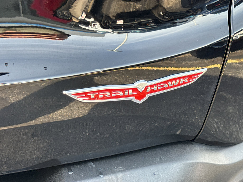 Used 2022 Jeep Renegade Trailhawk AWD/4WD image 8