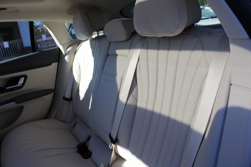Used 2022 Mercedes-Benz EQS 450+ Sedan image 23