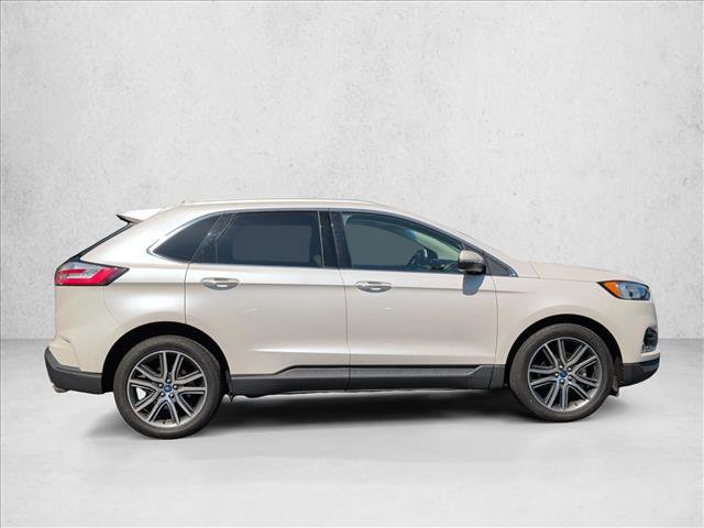 Used 2019 Ford Edge Titanium FWD image 4