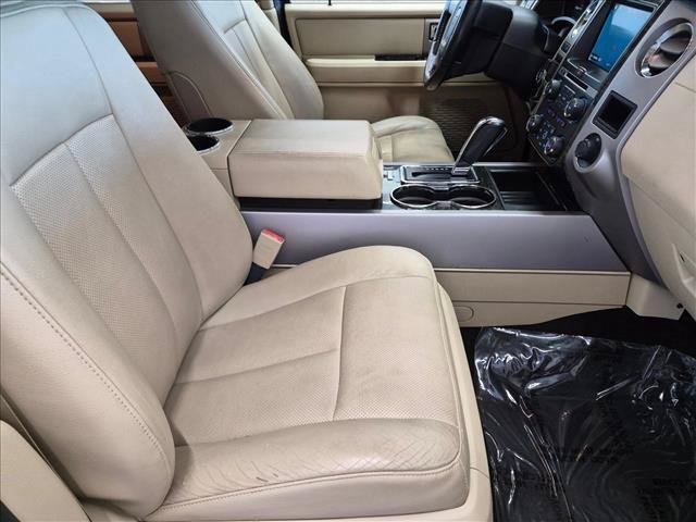 Used 2017 Ford Expedition Limited w/ Equipment Group 301A RWD image 19