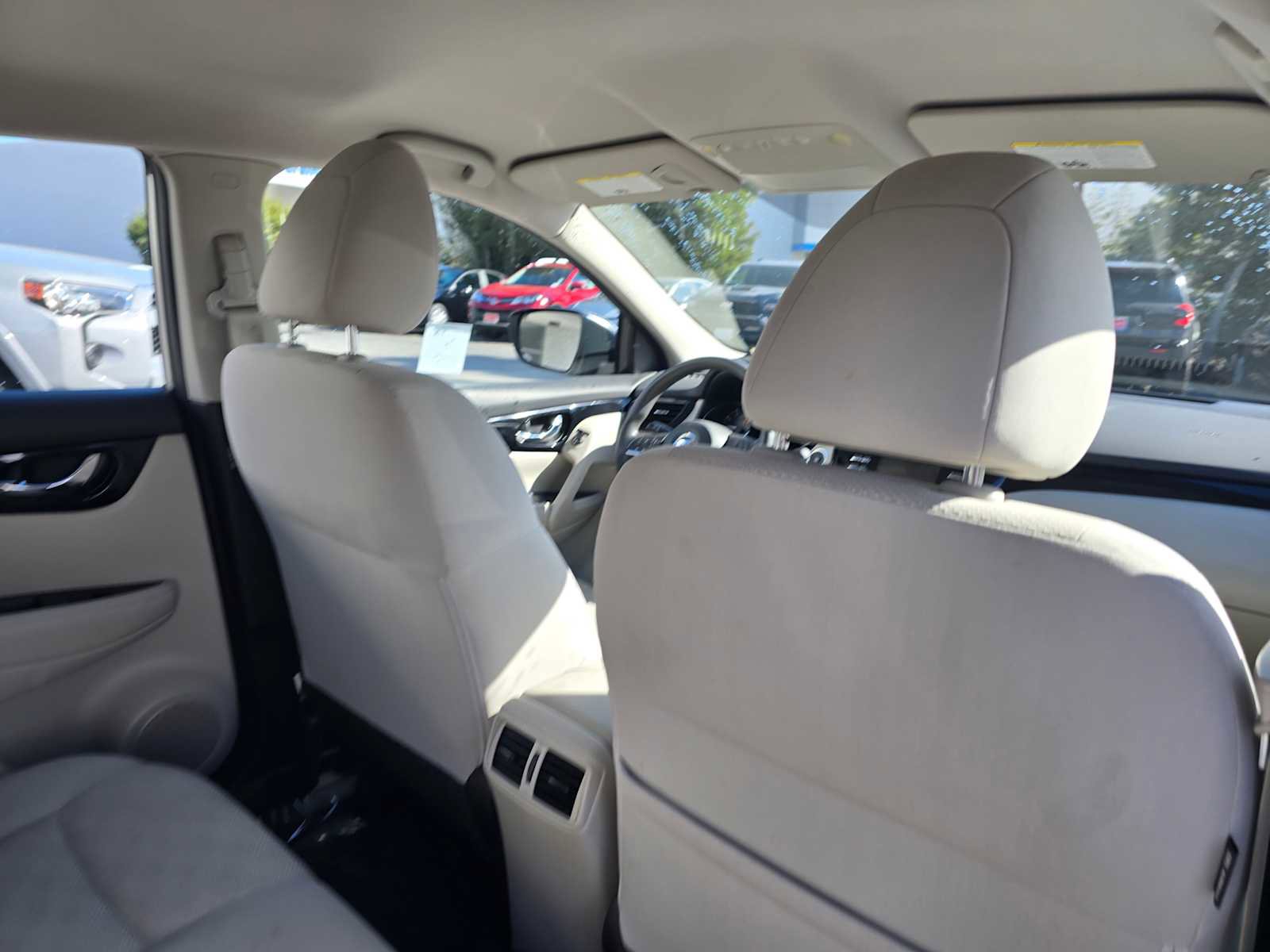 Used 2018 Nissan Rogue Sport SV image 15