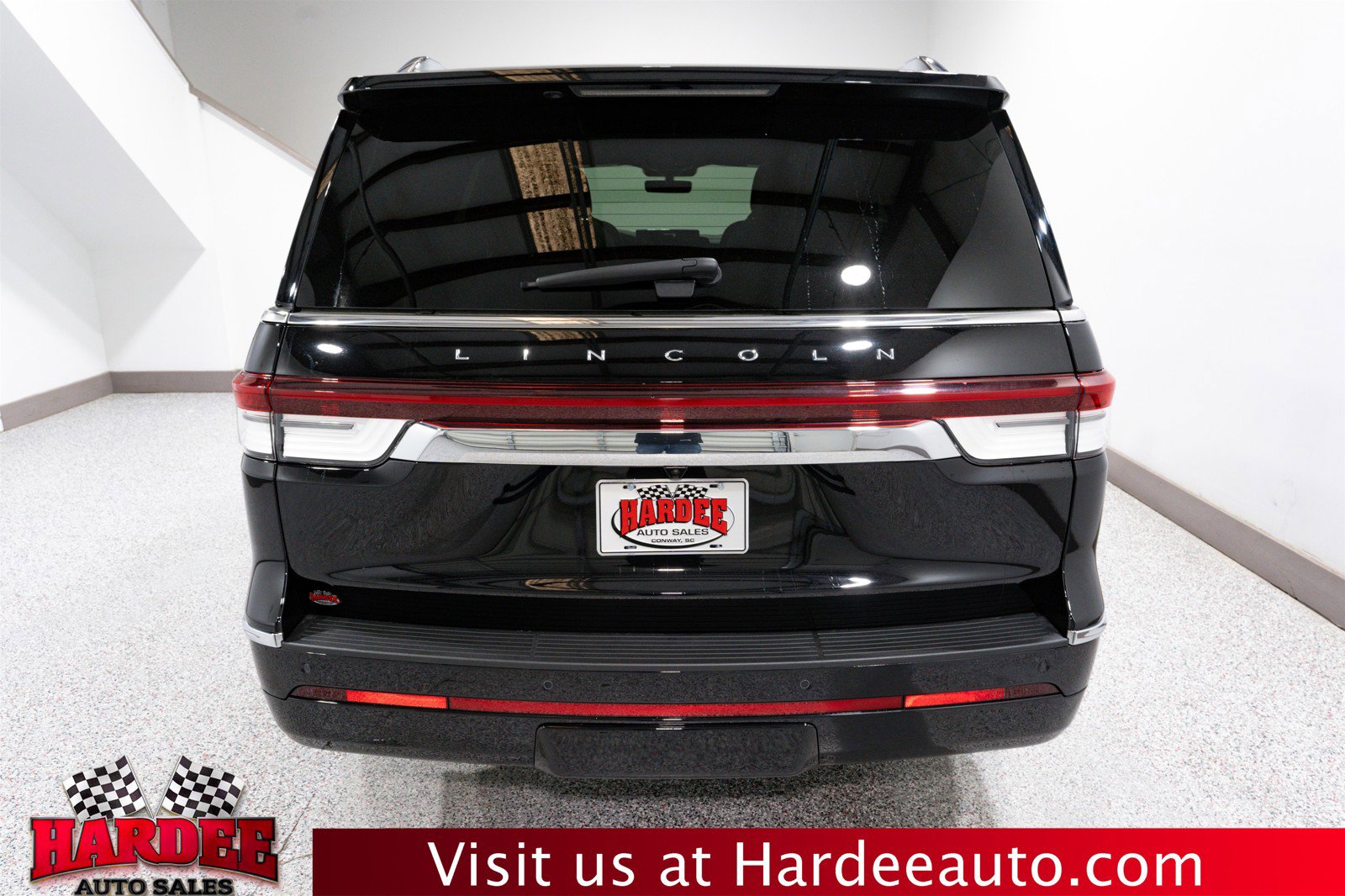 Used 2024 Lincoln Navigator Reserve w/ Equipment Group 201A image 4