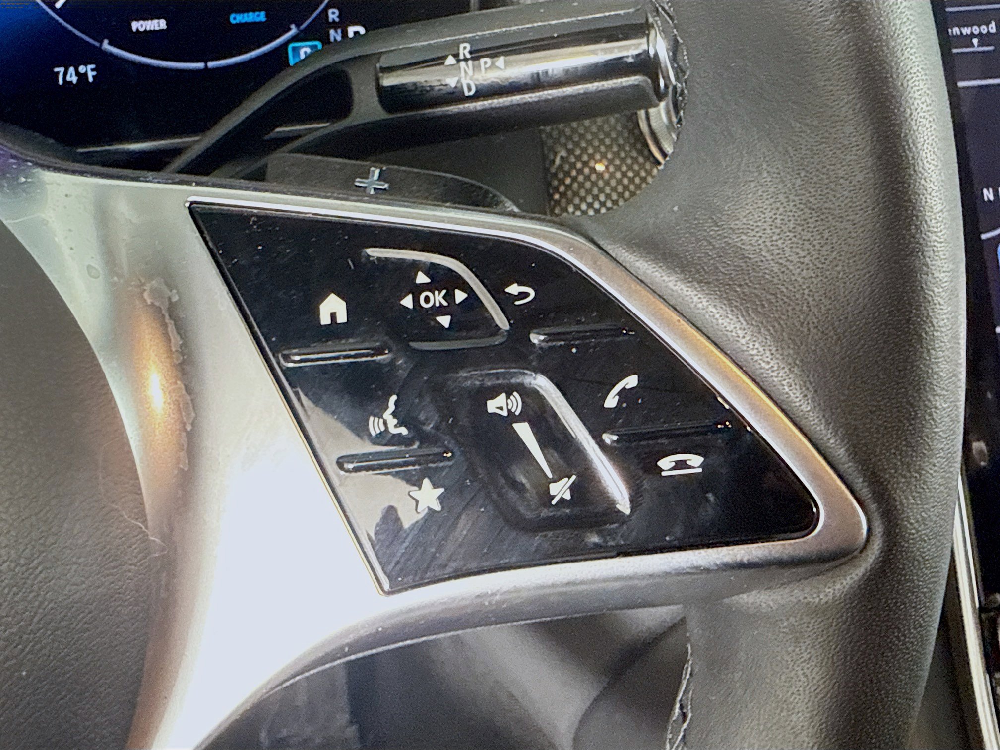 Used 2023 Mercedes-Benz GLC 300 4MATIC w/ Exclusive Trim Package image 15